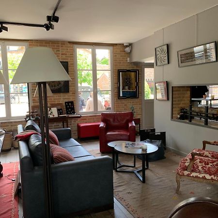 Km 41 Hotel Chaumont-sur-Tharonne Bagian luar foto
