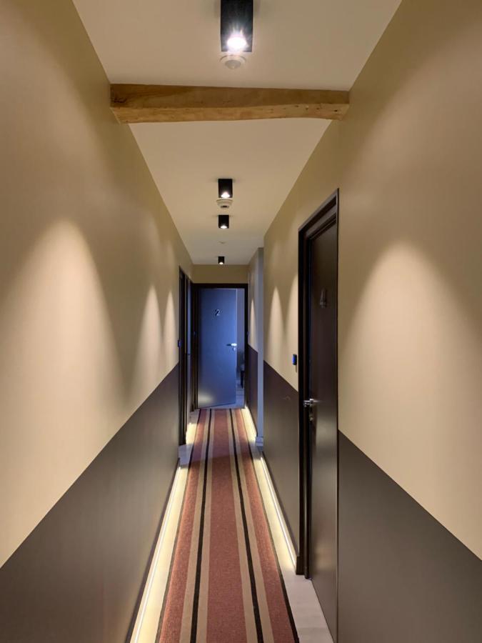 Km 41 Hotel Chaumont-sur-Tharonne Bagian luar foto