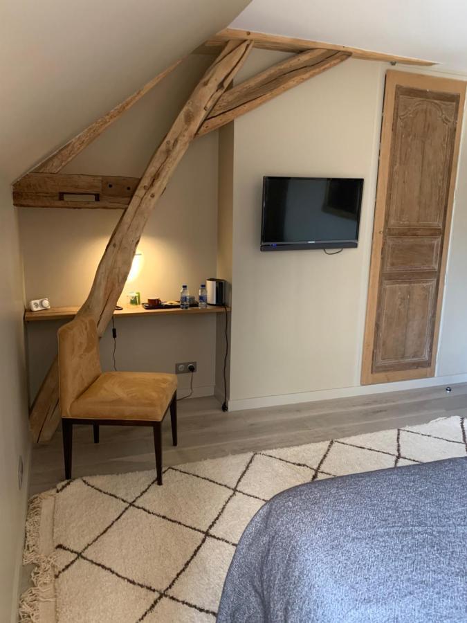Km 41 Hotel Chaumont-sur-Tharonne Bagian luar foto